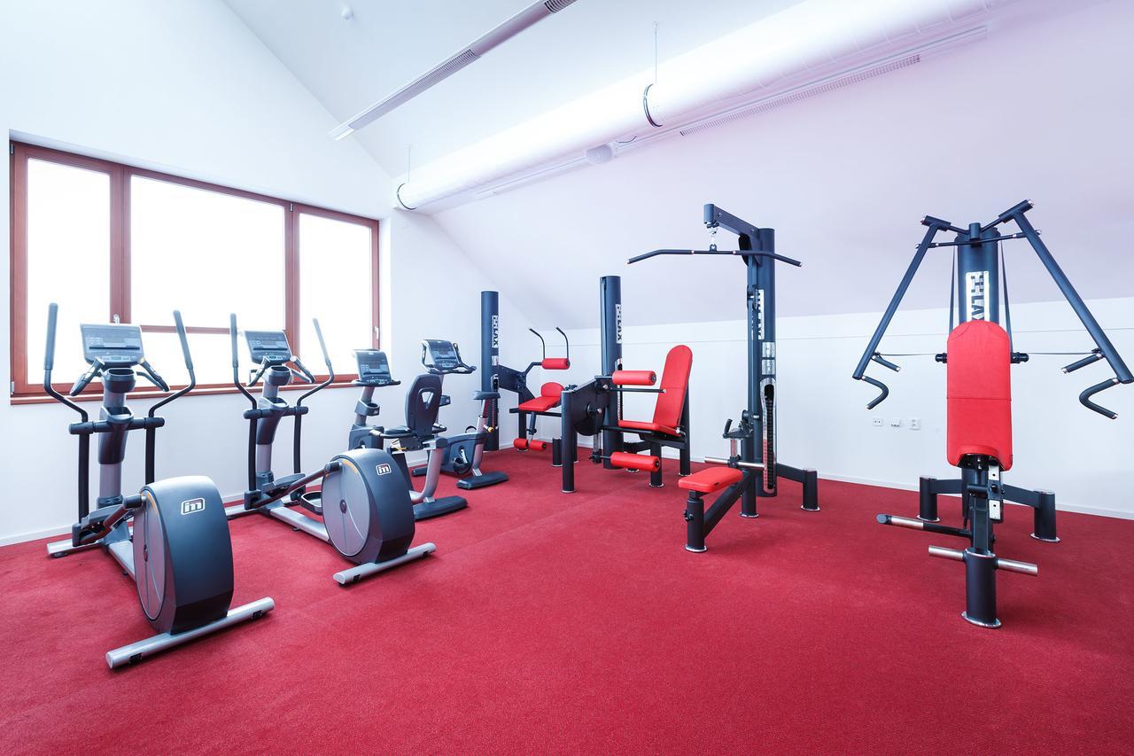 Sport Relax Hotel Na Kopecku Krinec Exterior foto